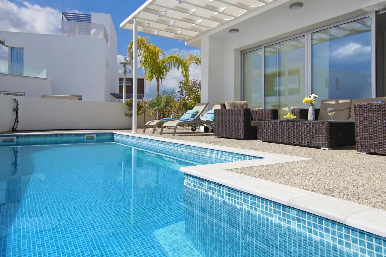 Villa Sunday Ayia Napa Eksteriør billede